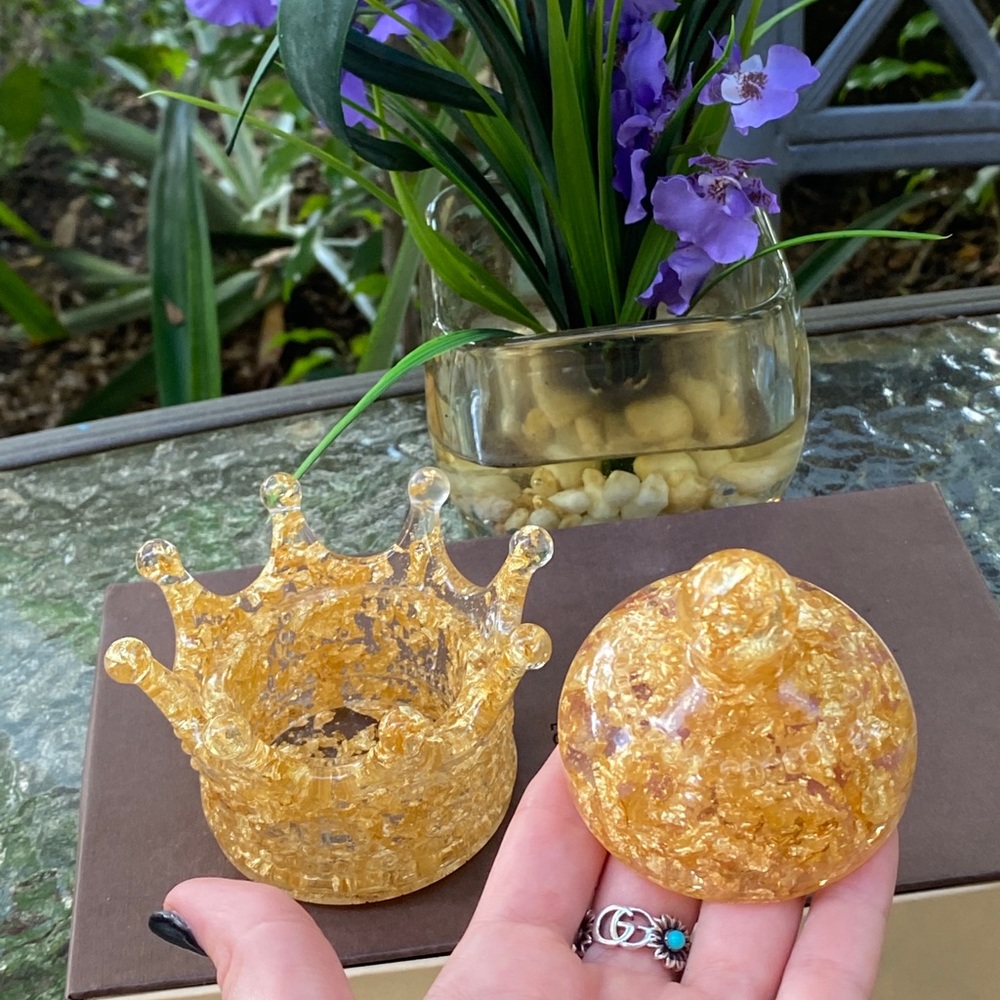 Gold Crown Decorative Resin Art Box - Picture 4 of 16